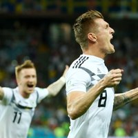 Vācija neticami mazākumā izglābjas un turpina cīņu par iekļūšanu 'play off'