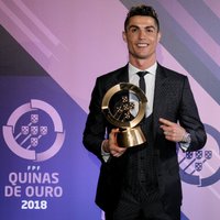 Ronaldu trešo gadu pēc kārtas saņem Portugāles gada labākā futbolista balvu