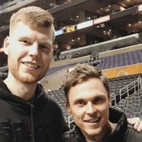ФОТО: Два выдающихся латвийских спортсмена повстречались в Лос-Анджелесе