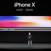 'Apple' prezentējis jauno 'iPhone 8' un speciālo 'iPhone X'