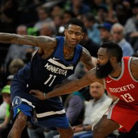 'Rockets' un 'Jazz' nonāk uzvaras attālumā no NBA 'play-off' otrās kārtas
