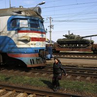 Ukraina un Baltkrievija atceļ sabiedrisko transportu kustību uz Krimu