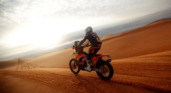 'Dakaras' motociklu ieskaitē jauns līderis; Al-Atija tuvojas uzvarai automašīnu klasē
