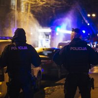 ФОТО: Пожар в центре Риги в здании полиции локализован