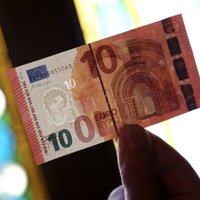 Valdība vienojas: no nākamā gada minimālo algu palielinās par 10 eiro