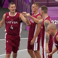 Латвийские баскетболисты одержали еще две победы в Токио — над Китаем и Японией