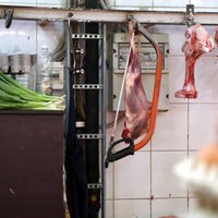 PVD Rīgas Centrāltirgū atsevišķās tirdzniecības vietās konstatējis paaugstinātu gaļas temperatūru