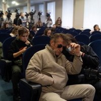 Holivudas aktieris Šons Penns Ukrainā veido dokumentālo filmu par Krievijas invāziju