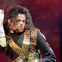 Forbes назвал Майкла Джексона самой богатой покойной звездой 2017 года