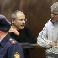 Суд: 17 млрд. рублей с Ходорковского и Лебедева взысканы законно