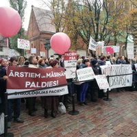 "Один день без врача": как проходила акция протеста латвийских медиков