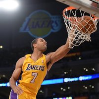 Maģiskais Džonsons iesaka 'Lakers' zaudēt visās spēlēs