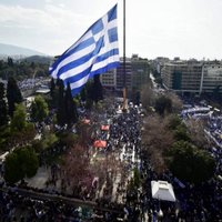 Foto: Tūkstošiem grieķu Atēnās protestē pret Maķedonijas nosaukšanu par Maķedoniju