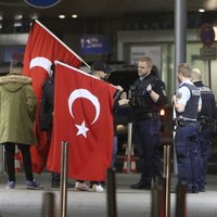 Vācija varētu aizliegt Turcijas politiķiem piedalīties publiskos pasākumos savā teritorijā
