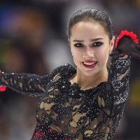 ФОТО, ВИДЕО. Алина Загитова работает на Олимпиаде: качает ягодицы и показывает Пекин