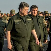 Порошенко попросит у мира ввести на Донбасс миротворческий контингент
