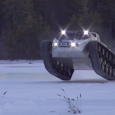 Video: 650 ZS visurgājēja drifts pa aizsalušu ezeru