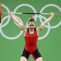Svarcēlāja Koha olimpiskajā debijā izcīna augsto ceturto vietu