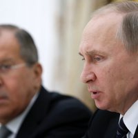 Евросоюз внес Лаврова и Путина в санкционный список