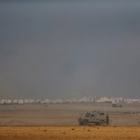 Izraēlas tanki apšauda Gazas joslu, atbildot uz izšautu raķeti