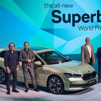 Video: Jaunā 'Škoda Superb' prezentācija Prāgā
