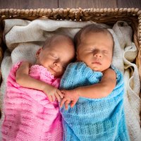 День двойняшек: в Рижском роддоме за сутки родилось три пары близнецов