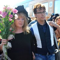ФОТО: Алла Пугачева и Максим Галкин приехали в Ригу без близнецов