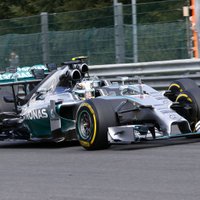 Hamiltons ar Rosbergu ātrākie arī trešajā ASV GP treniņā