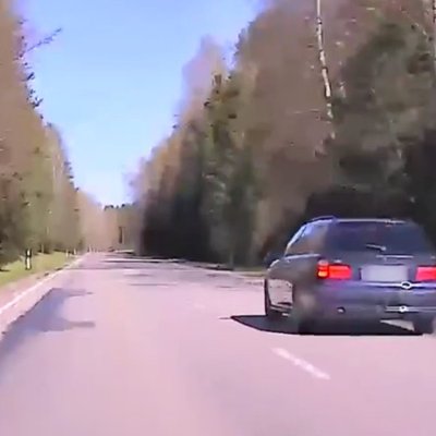 Video: Daugavpilī policija noķērusi BMW vadītāju, kas traucies ar 190 km/h