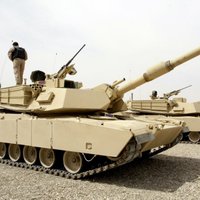 Latvijā ieradušies pieci ASV armijas rotas tanki un 12 bruņumašīnas