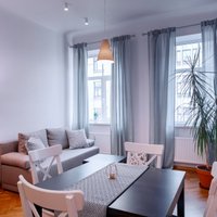 Foto: Pirms un pēc – dzīvokļa pārvērtības Rīgā izmaksā vien 500 eiro