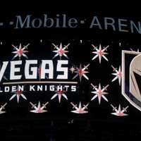 Новый клуб НХЛ получил название "Золотые рыцари Вегаса"