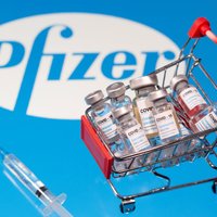 Латвия приобретет 1,4 миллиона дополнительных доз вакцин Pfizer (дополнено)