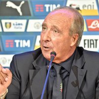 Itālijas futbola izlases galvenais treneris Ventura tiek atlaists no amata