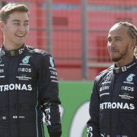 Oficiāli: Hamiltons un Rasels turpinās braukt 'Mercedes' F-1 komandā vēl vismaz divus gadus