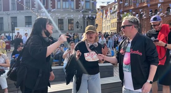 Video: Fani pašpasludina Latvijā brīvdienu pēc bronzas izcīnīšanas