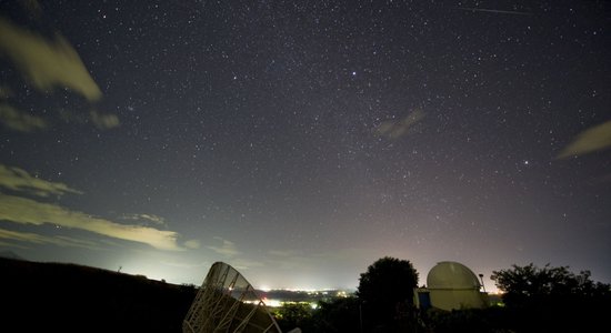 Foto: Cik daiļi pār Zemi 'nolija' Geminīdu meteori