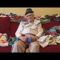 86 gadus vecs pensionēts inženieris ada cepurītes priekšlaikus dzimušiem mazuļiem