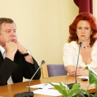 Koalīcija un opozīcija varētu 'slēgt pamieru' uz Latvijas ES prezidentūras laiku