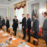 Valdība, budžets, algas – Rinkēvičs ar Saeimas frakcijām pārrunā rudens darbus