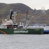 Jūras tiesību tribunāls liek Krievijai atbrīvot 'Greenpeace' kuģi un apkalpes locekļus