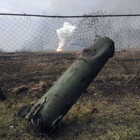 Militārajā lidlaukā Sevastopolē un Kerčā dzirdami sprādzieni; deg munīcijas noliktava Belgorodā