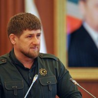Kadirovs dod atļauju šaut pa Krievijas drošībniekiem Čečenijā; Maskava paziņojumu nosoda