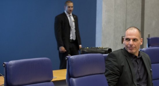 Grieķija joprojām nepiekāpjas; Tusks sasauc Eiropas līderu sanāksmi