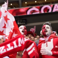 Šveices izlase pārbaudes spēlē pārspēj Zviedrijas hokejistus