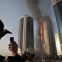 Čečenijas galvaspilsētā uguns plosa augstceltni ar Depardjē dzīvokli (+VIDEO)