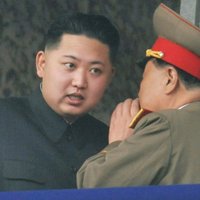 Spriedze Korejā: kas Kimam Čenunam padomā?