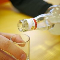 Житель Латвии выпивает более 10 литров алкоголя ежегодно