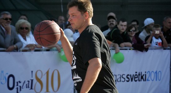 Rīgas svētku basketbola laukumā dosies arī premjers