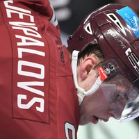 Latvijas hokeja izlase pirmajā pārbaudes spēlē sīvā cīņā zaudē Norvēģijai